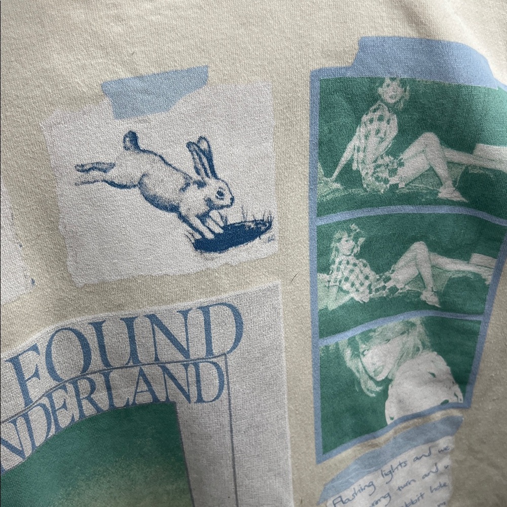 TAYLOR SWIFT WE FOUND WONDERLAND QUARTER ZIP PULLOVER 2XL - Picture 6 of 9